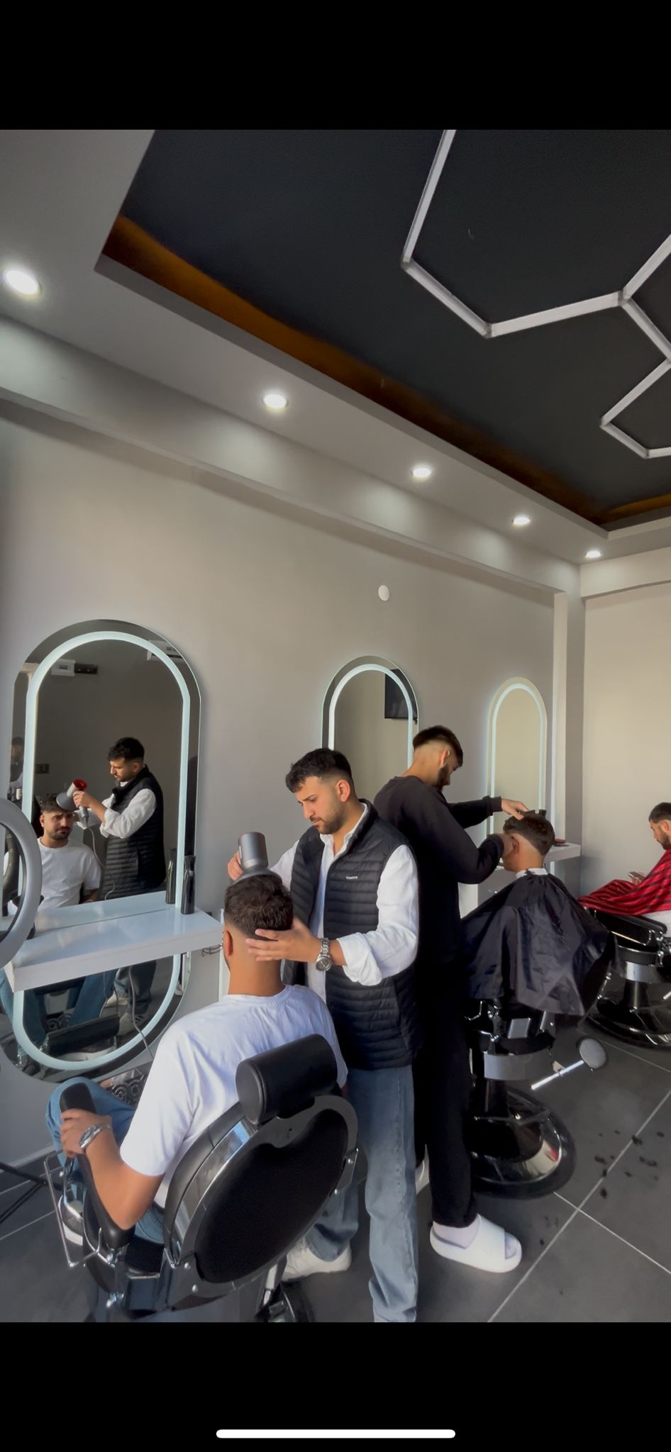 Kars Erkek Kuaförü Emre Adeşoğlu Hair Artist kır düğünü mekanı — Merkez